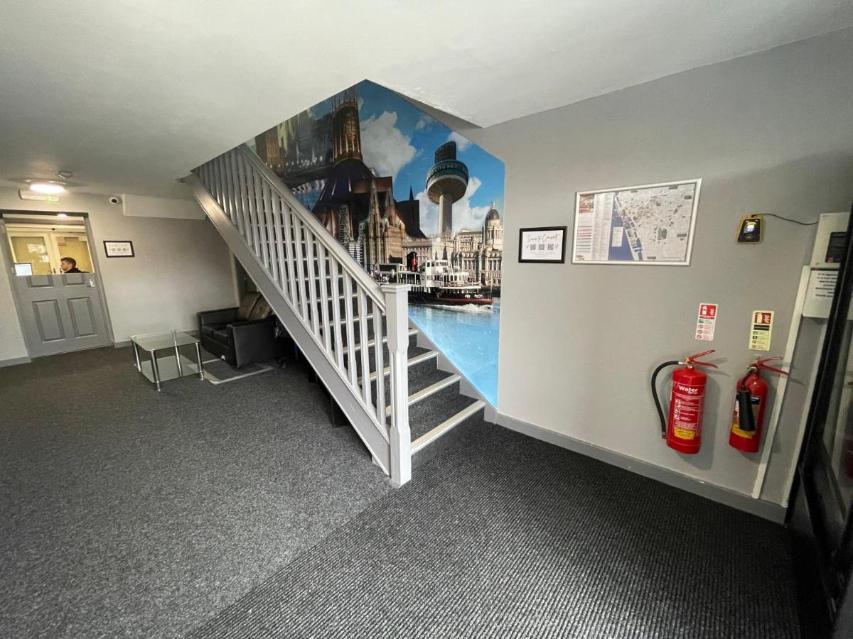 Hosted By Ryan - 4 Bedroom Penthouse Liverpool