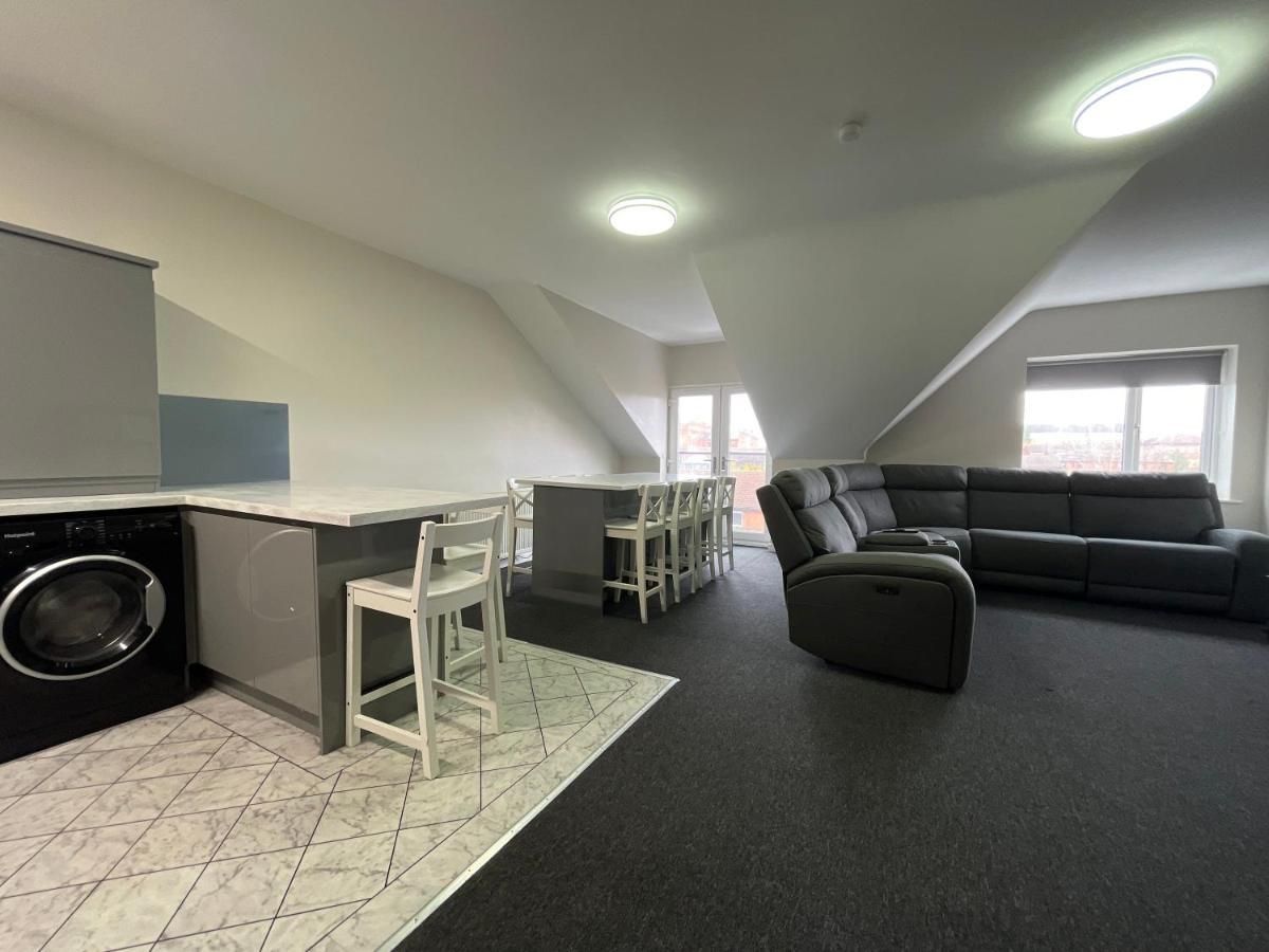 Apartment Hosted By Ryan - 4 Bedroom Penthouse *